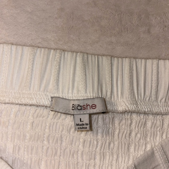 Blush White Two Piece Set - Picture 4 of 4